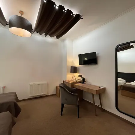 52 Hotel 3*