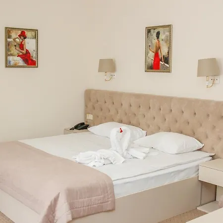 52 Otel 3*