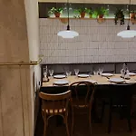 52 Hotel 3*