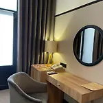 52 Hotel 3*
