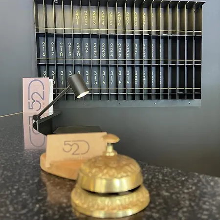 מלון 52 3*