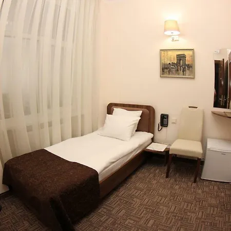 Hotel 52 3*